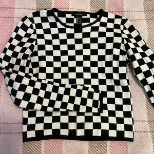 Forever 21 black and white checkered sweater. Size L. Worn once. In great shape!